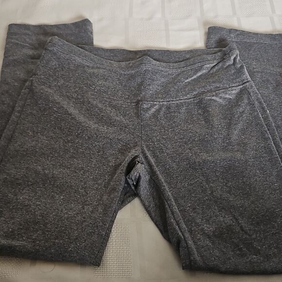 Gray Women's Cropped Leggings - Picture 7 of 16